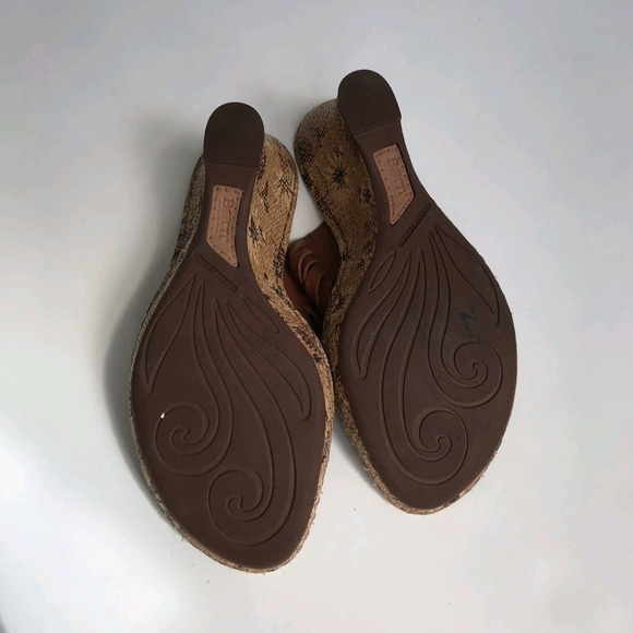 BORN 'DRILLES Women Tan Woven Leather Straw Floral Wedge Slide Sandals 8/39 - Picture 10 of 10